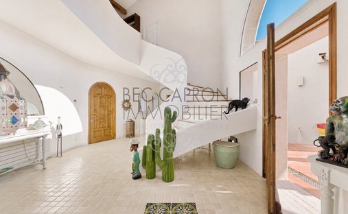 Villa in Mazarin-Opéra-Bellegarde-Mairie, Aix-en-Provence, France 1