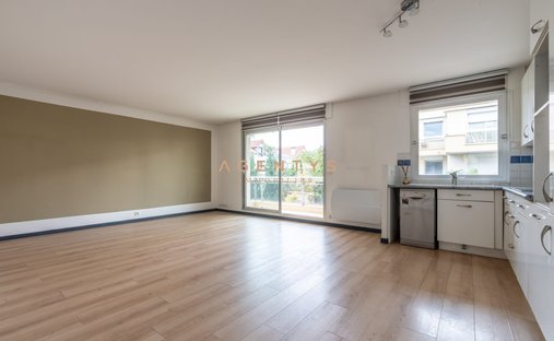 Apartment in Ledru Rollin, Le Perreux-sur-Marne, France 1