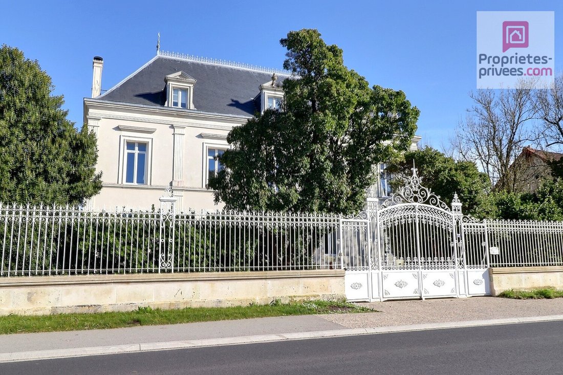 Villa en Villeneuve-la-Comtesse, Nueva Aquitania, Francia 1 - 18793947