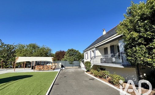 Haus in Centre Ville, Ballan-Miré, Frankreich 1