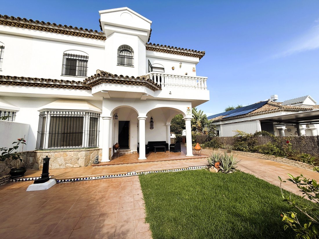 Townhouse en Chiclana de la Frontera, Andalucía, España 1 - 18804451