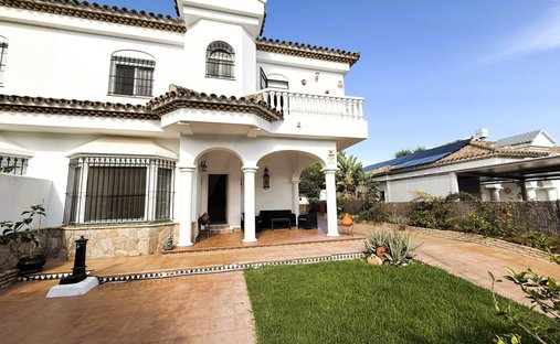 Townhouse in Chiclana de la Frontera, Andalusia, Spain 1