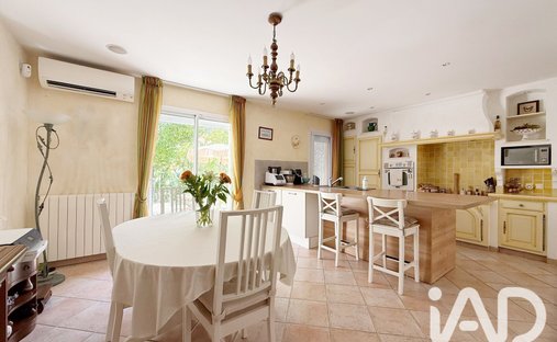 House in Hyeres, Provence-Alpes-Côte d'Azur, France 1
