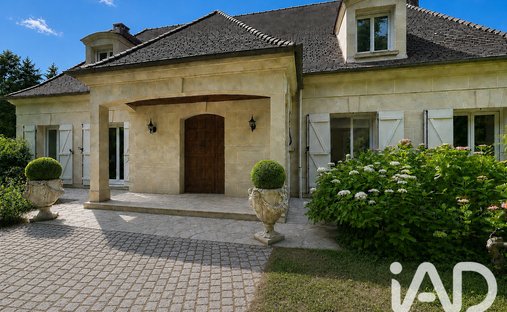 House in Haut, Maule, France 1