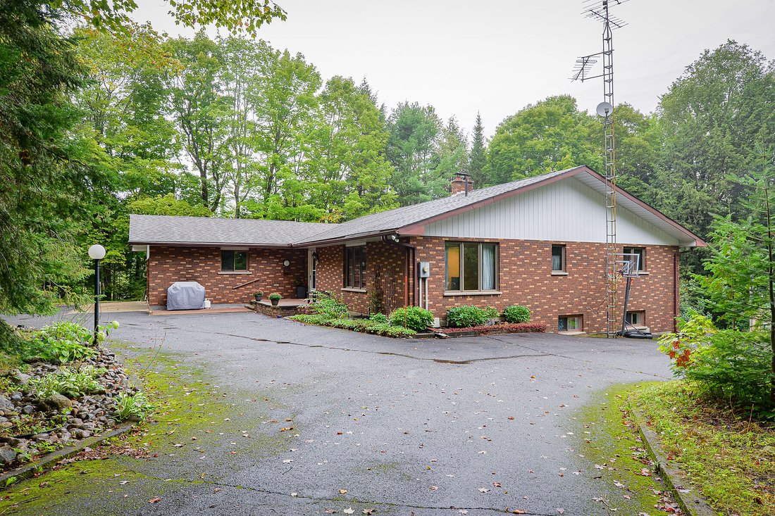 House in Bracebridge, Ontario, Canada 2 - 18794025