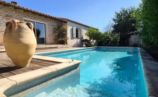 Casa en Saint-Estève, Occitania, Francia 1