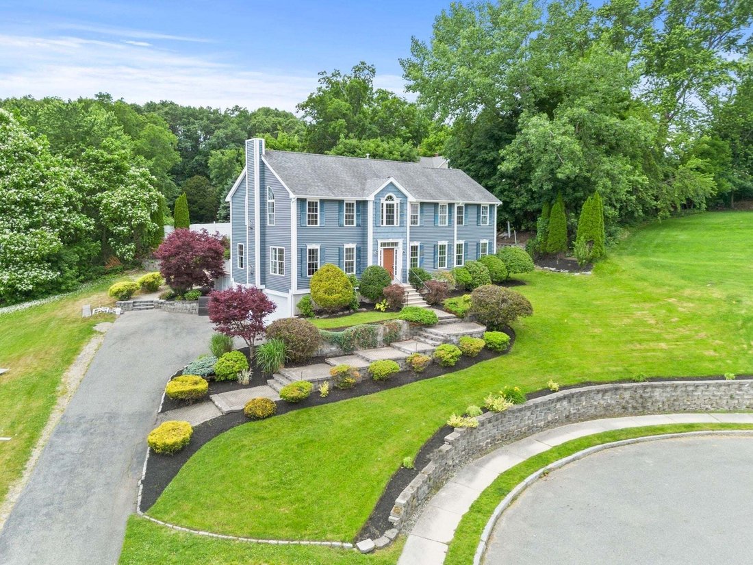 House in Woburn, Massachusetts, United States 1 - 18235584