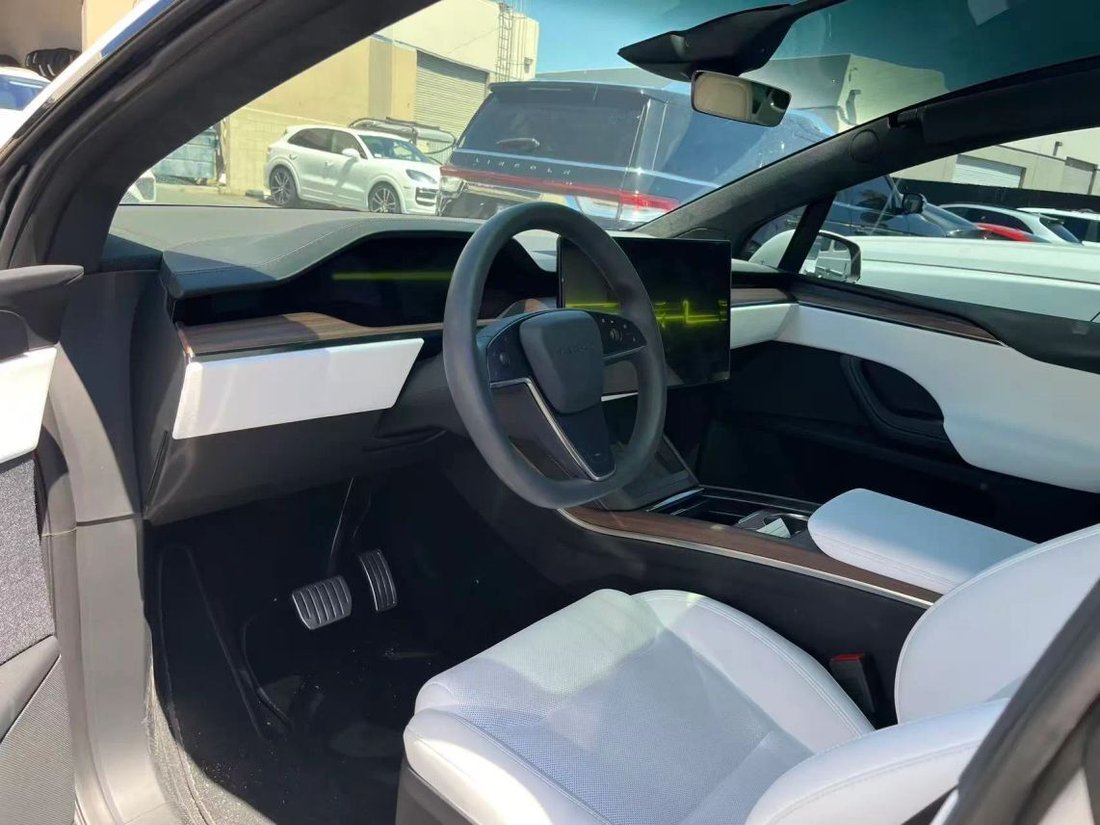 Suv in Costa Mesa, CA, United States 3 - 18797096