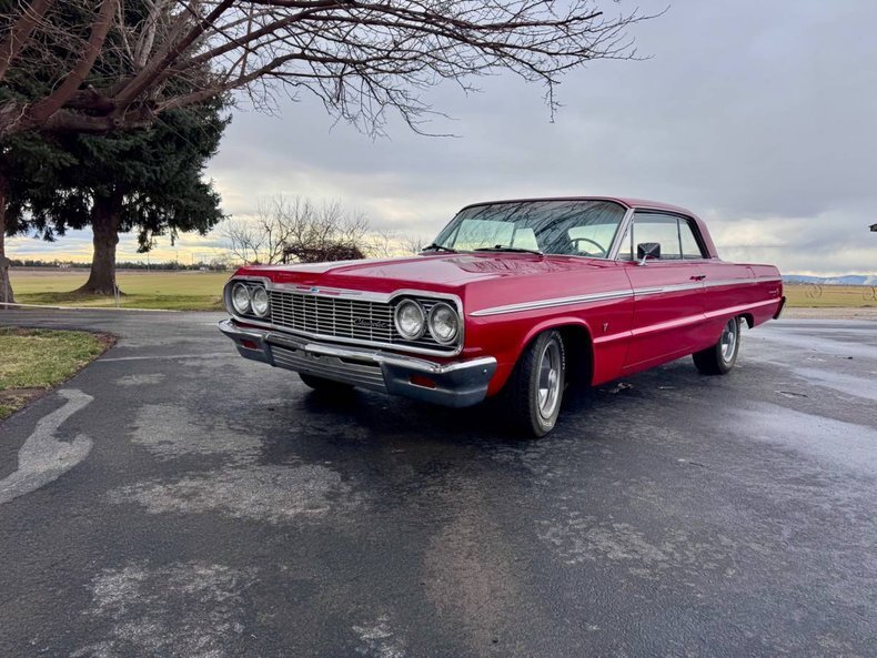 Coupe in Glendale, United States 1 - 18802404