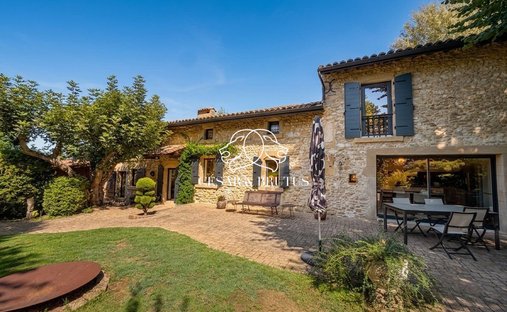 Maison à Montvendre, Auvergne-Rhône-Alpes, France 1