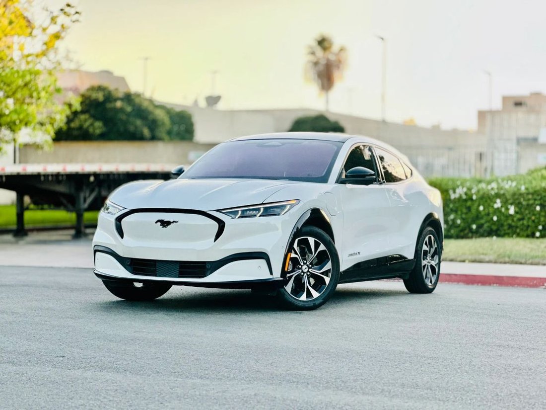 Suv in San Diego, CA, United States 1 - 18801662