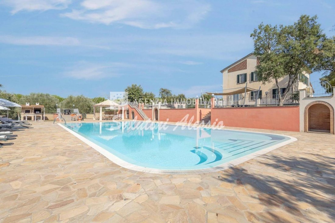 Villa in Cecina Centro, Cecina, Tuscany 1 - 18312940