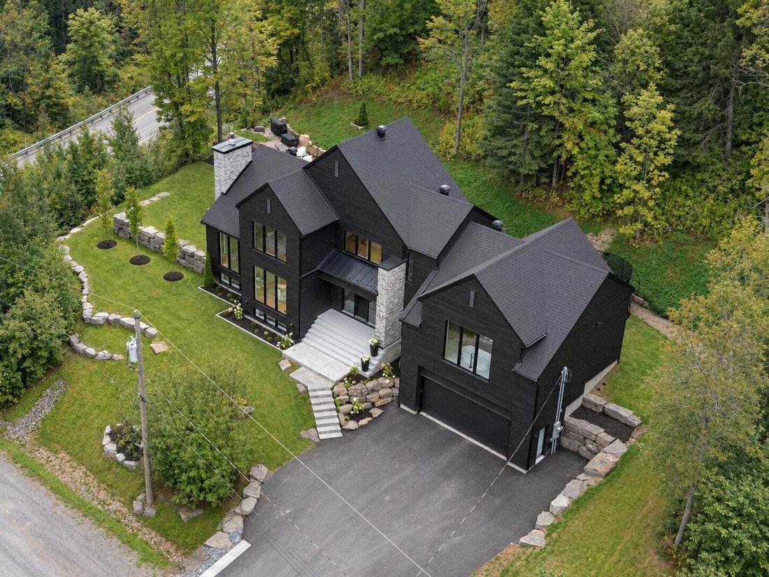 House in Piedmont, Quebec, Canada 2 - 18804239