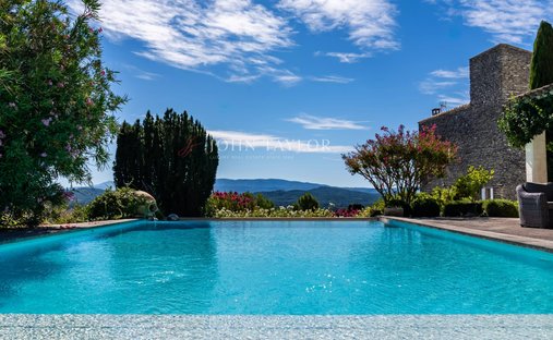 Estate in Gordes, Provence-Alpes-Côte d'Azur, France 1