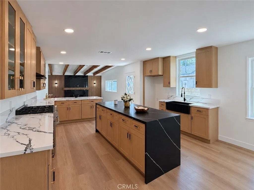 House in Signal Hill, California, United States 5 - 18798033