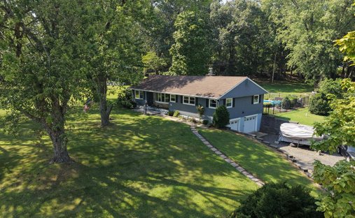 House in Freehold Township, New Jersey, United States 1