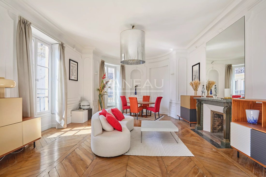 Apartment in Clichy-Trinité, Paris 9e Arrondissement, Paris 2 - 18804212