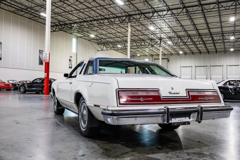 Coupe in Plainfield, United States 5 - 18798251