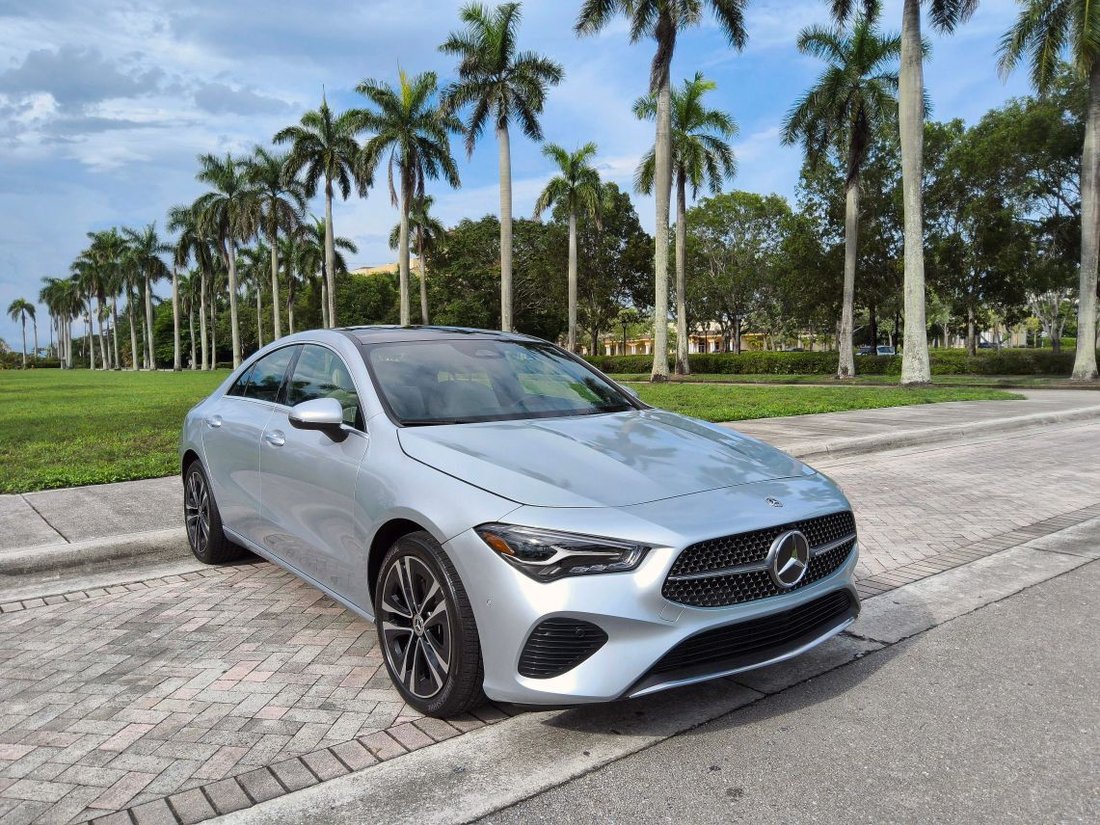 Coupe in Pompano Beach, FL, United States 1 - 18793731