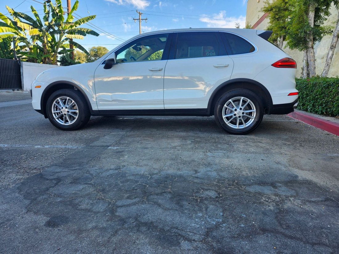 Suv in Fullerton, CA, United States 3 - 18798511