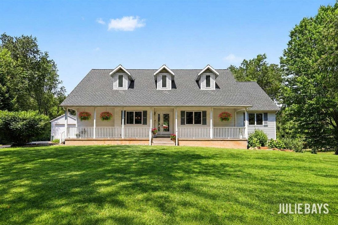 House in Middleville, Michigan, United States 1 - 18431151