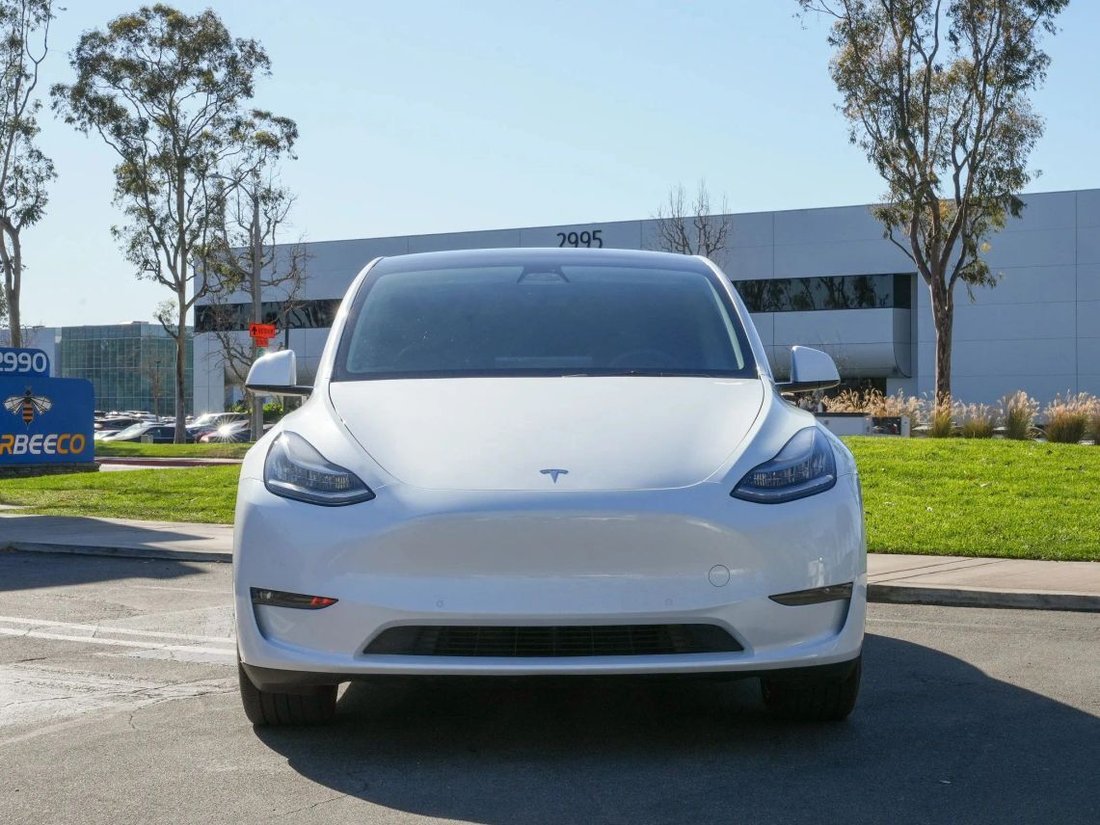 Suv in Costa Mesa, CA, United States 2 - 18801505