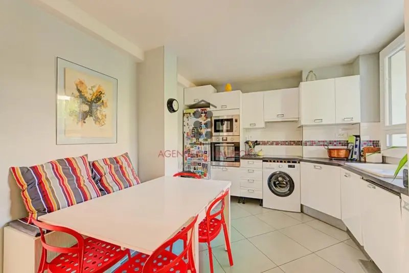 Apartment in Saint-Cloud, Ile-de-France, France 2 - 18796423