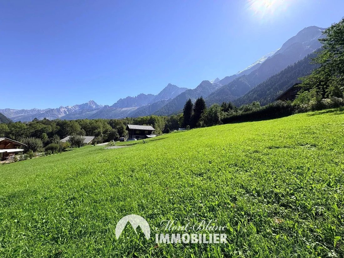 Land in Les Houches, Auvergne-Rhône-Alpes, France 1 - 18064484