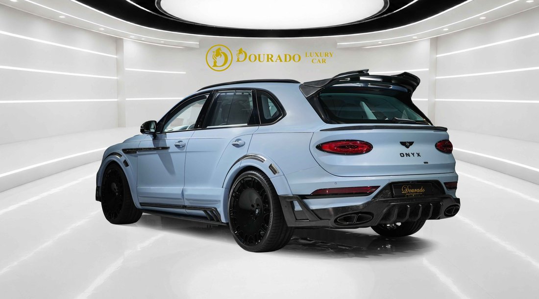 Suv in Dubai, United Arab Emirates 4 - 18804843