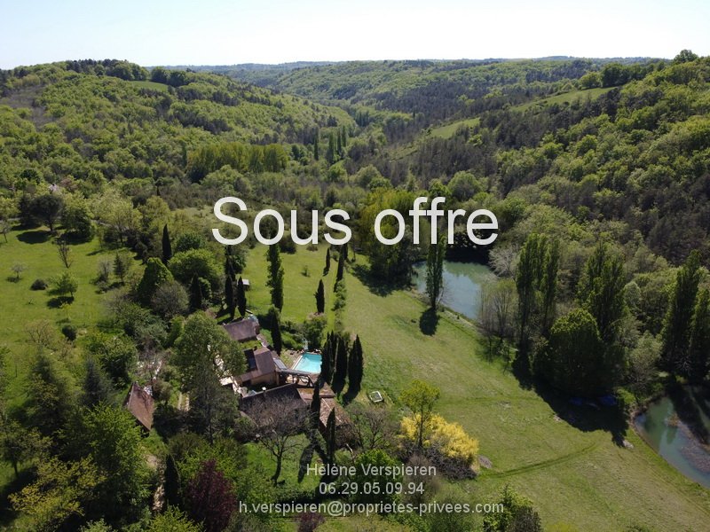 Villa in Rouffignac-Saint-Cernin-de-Reilhac, Nouvelle-Aquitaine, France 1 - 18405939
