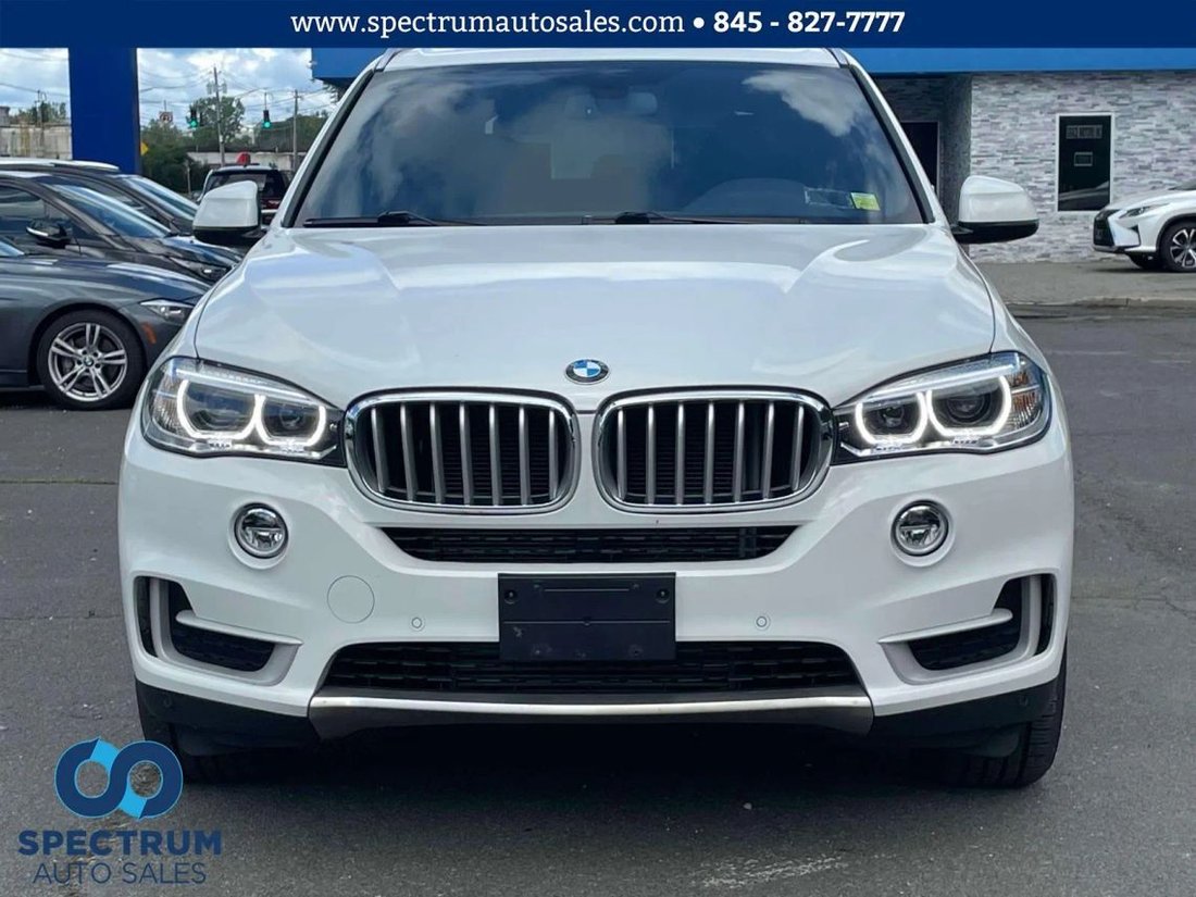 Suv in West Nyack, New York, United States 2 - 12943702