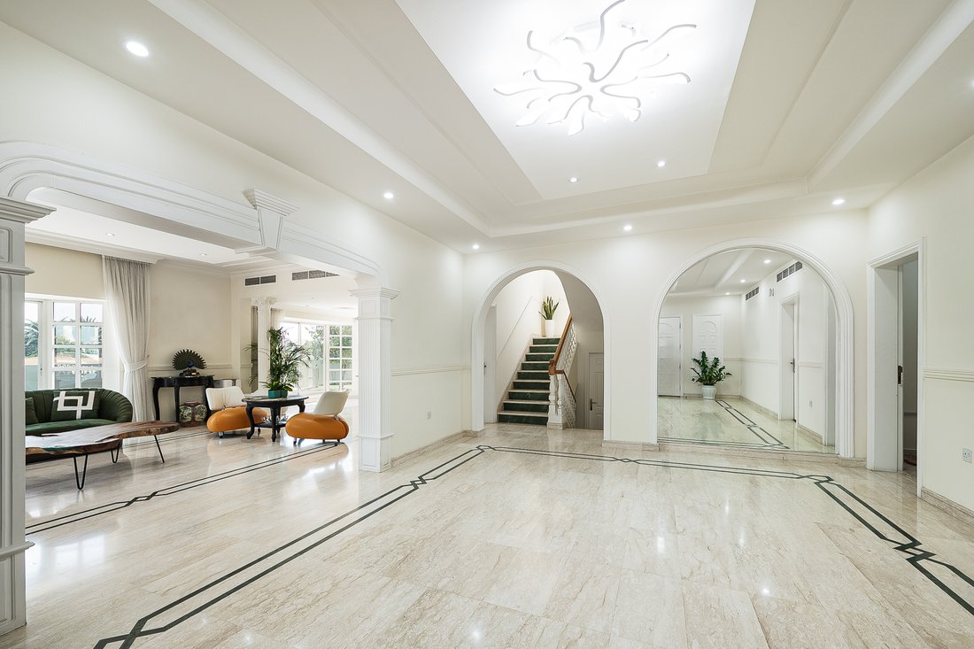 Villa in Al Wasl, Dubai, United Arab Emirates 2 - 18797392