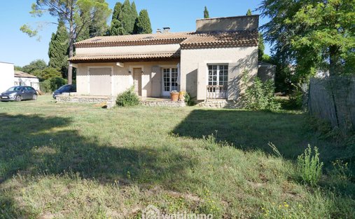 Villa in Saint-Etienne-du-Grès, Provence-Alpes-Côte d'Azur, France 1