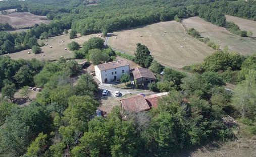 Maison à Escueillens-et-Saint-Just-de-Bélengard, Occitanie, France 1