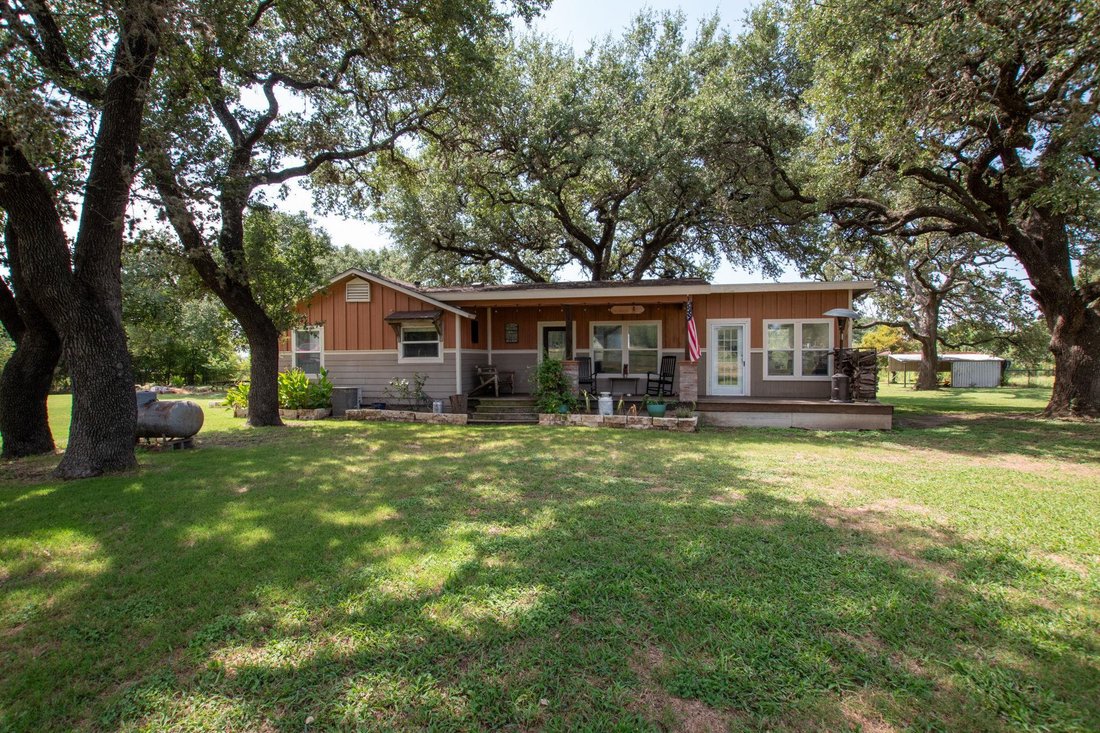 House in Tow, Texas, United States 1 - 18799827