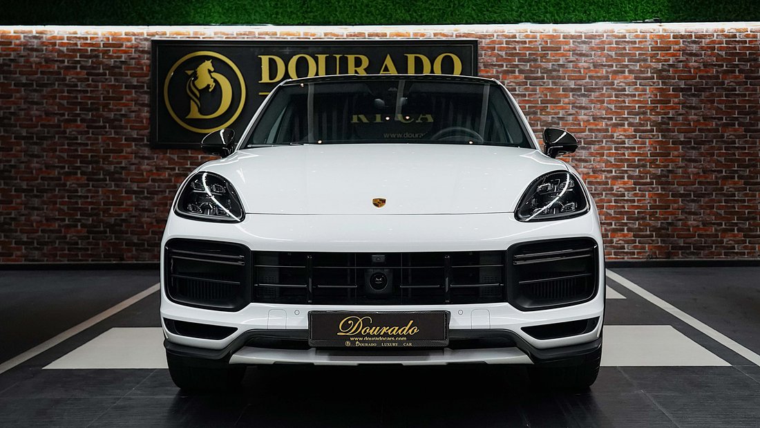Suv in Dubai, United Arab Emirates 3 - 18797722