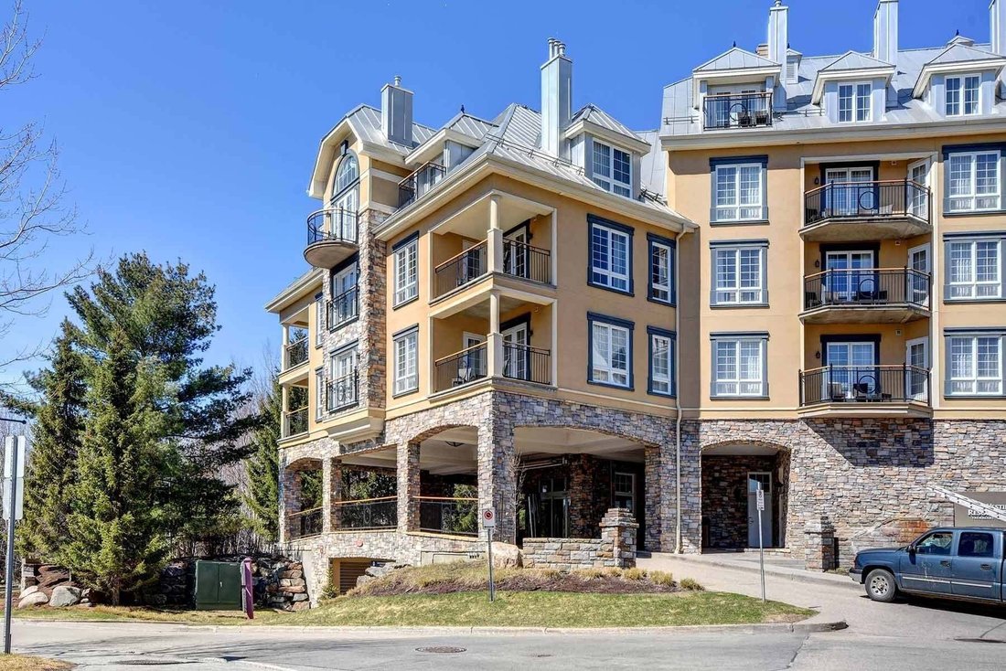 Condo in Mont-Tremblant, Quebec, Canada 3 - 18643780
