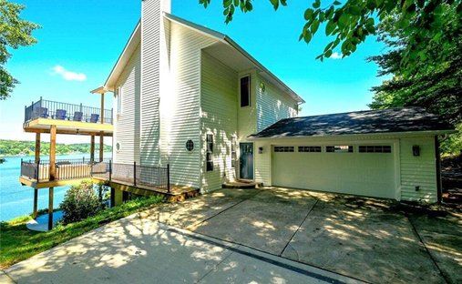 House in Malvern, Ohio, United States 1