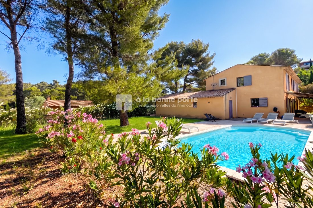 Villa in Le Tholonet, Provence-Alpes-Côte d'Azur, France 2 - 18288853