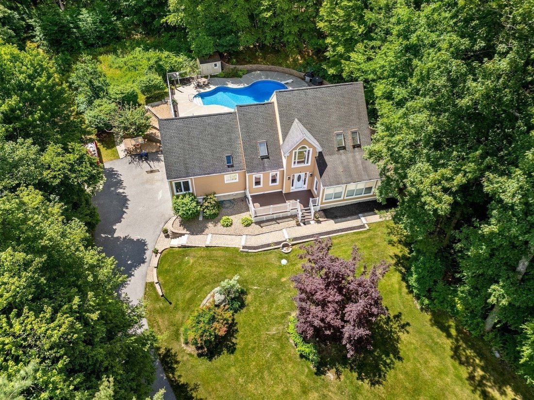 House in Westford, Massachusetts, United States 1 - 18223849