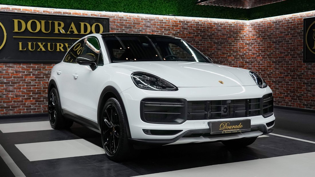 Suv in Dubai, United Arab Emirates 1 - 18797722