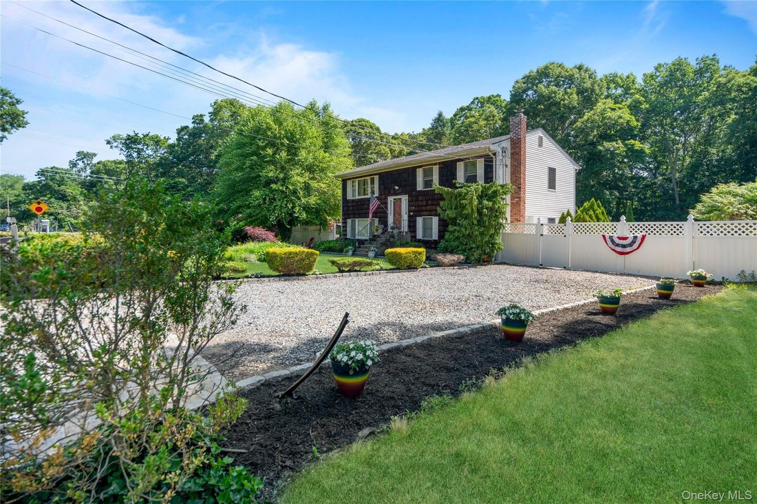 House in Shirley, New York, United States 5 - 18796136