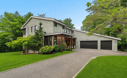 House in Newton, Massachusetts, United States 1