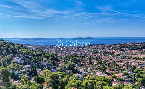Villa in Centre Ville, Carqueiranne, France 1