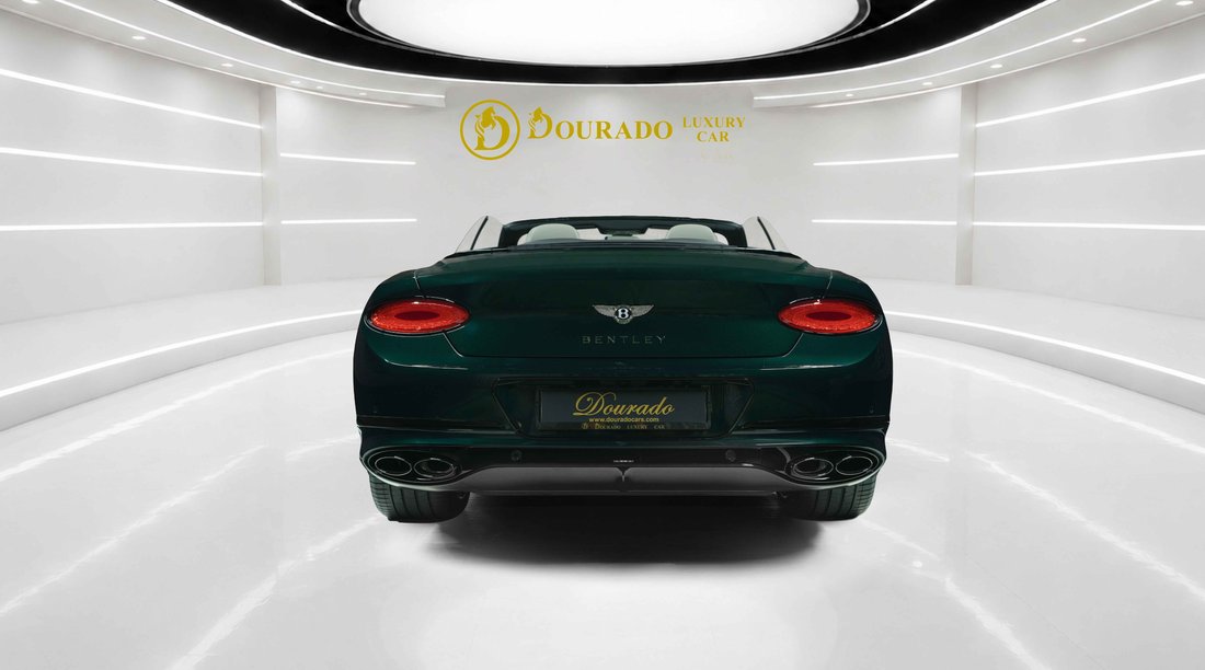 Cabriolet in Dubai, United Arab Emirates 5 - 18804808