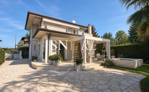 Villa in Centro, Forte dei Marmi, Tuscany 1