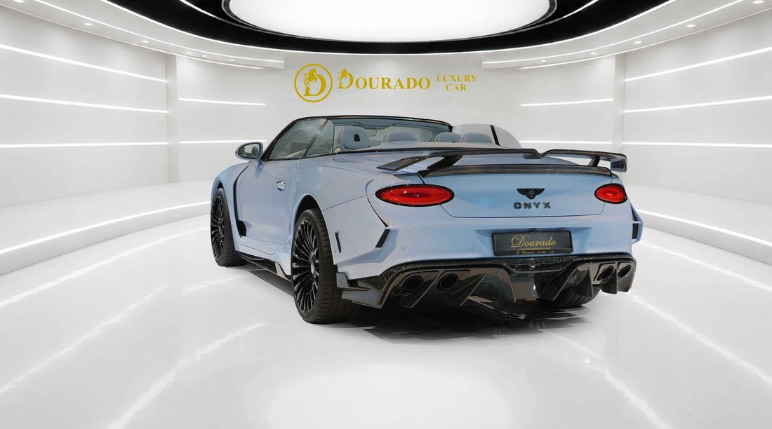 Cabriolet in Dubai, United Arab Emirates 4 - 18804856