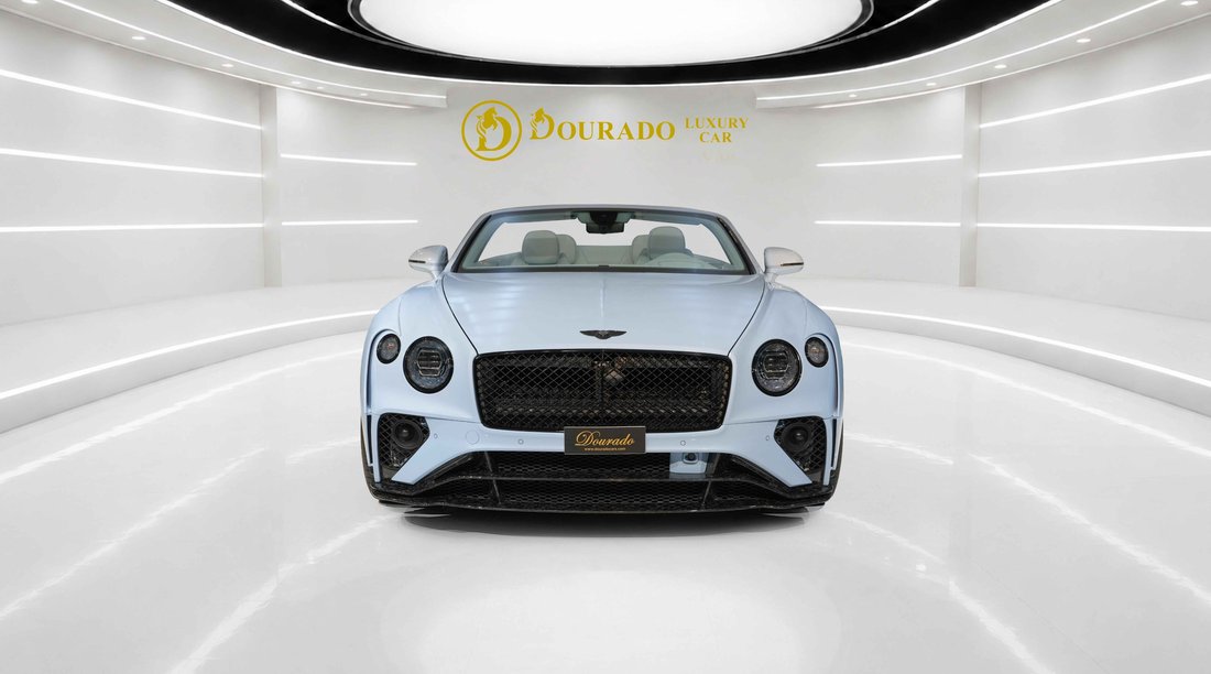 Cabriolet in Dubai, United Arab Emirates 2 - 18804856