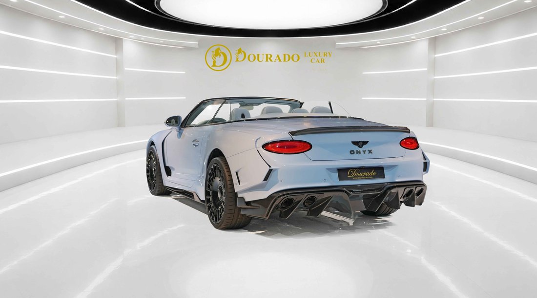 Cabriolet in Dubai, United Arab Emirates 4 - 18804854