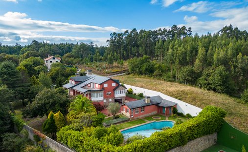 Villa in Santiago de Compostela, Galicia, Spain 1